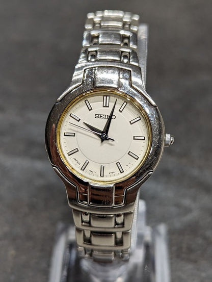 Seiko Analog Quartz Women Silver Tone Watch Battery Replaced