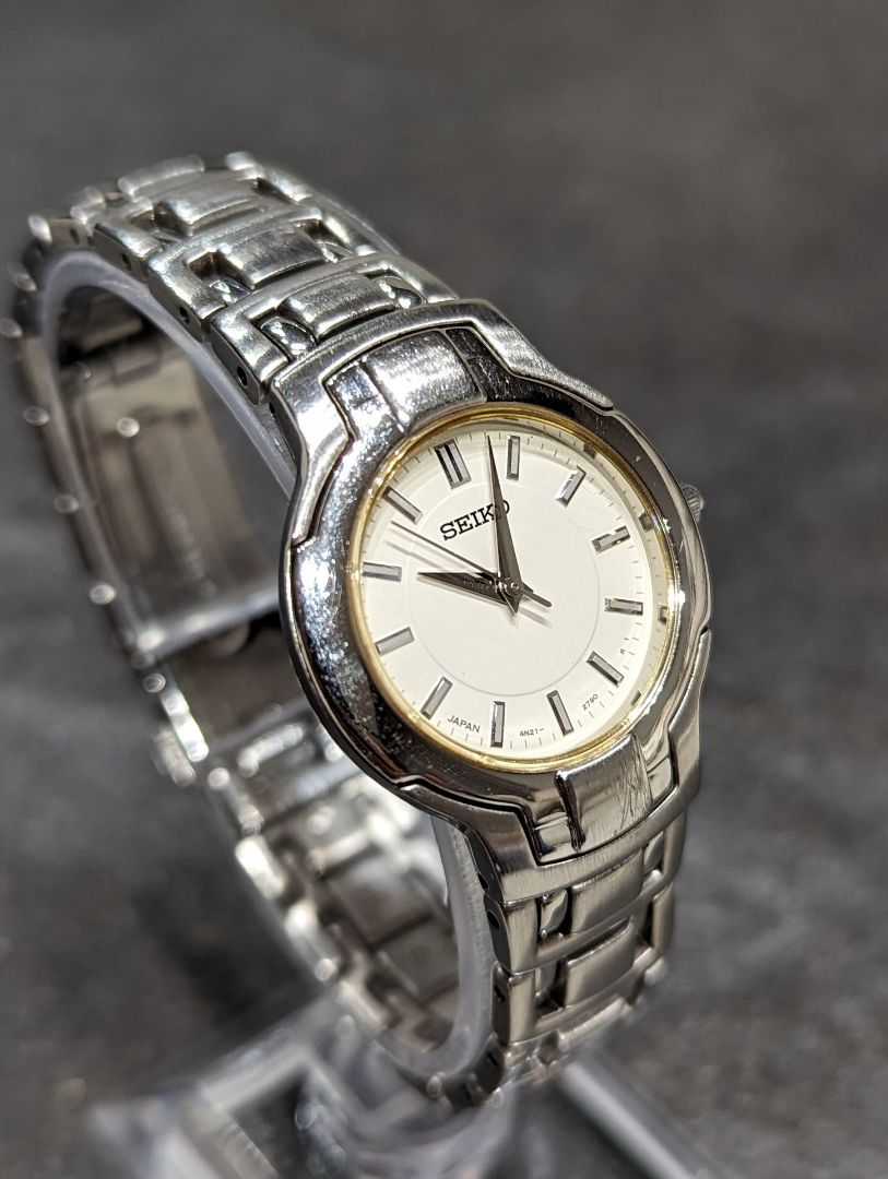 Seiko Analog Quartz Women Silver Tone Watch Battery Replaced