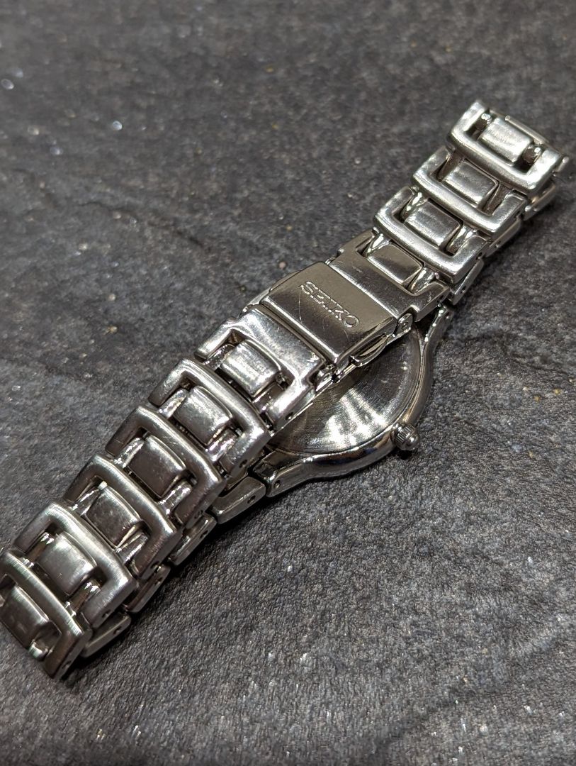 Seiko Analog Quartz Women Silver Tone Watch Battery Replaced
