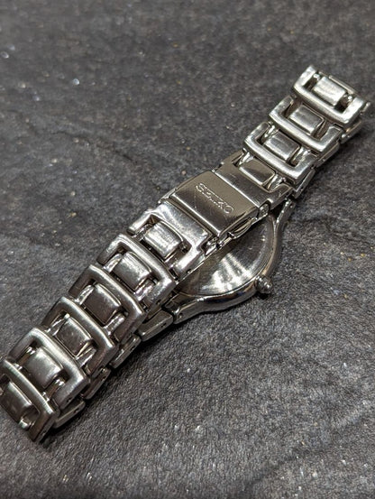 Seiko Analog Quartz Women Silver Tone Watch Battery Replaced