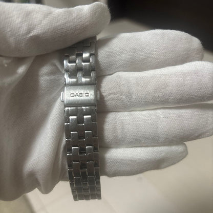 Casio LWQ-120 Analog Quartz Women