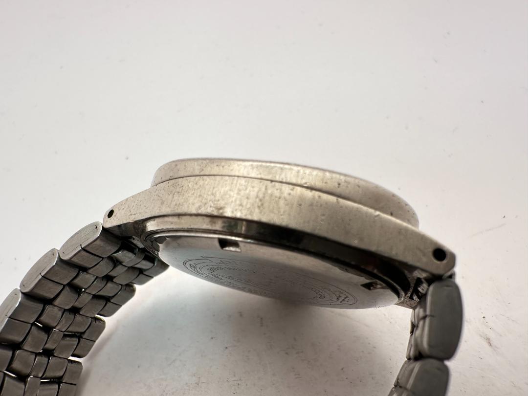 Guess Waterpro GU2332 Analog Quartz Men Men'S Wristwatch Gray Dial Day-Date 39Mm Stainless Steel