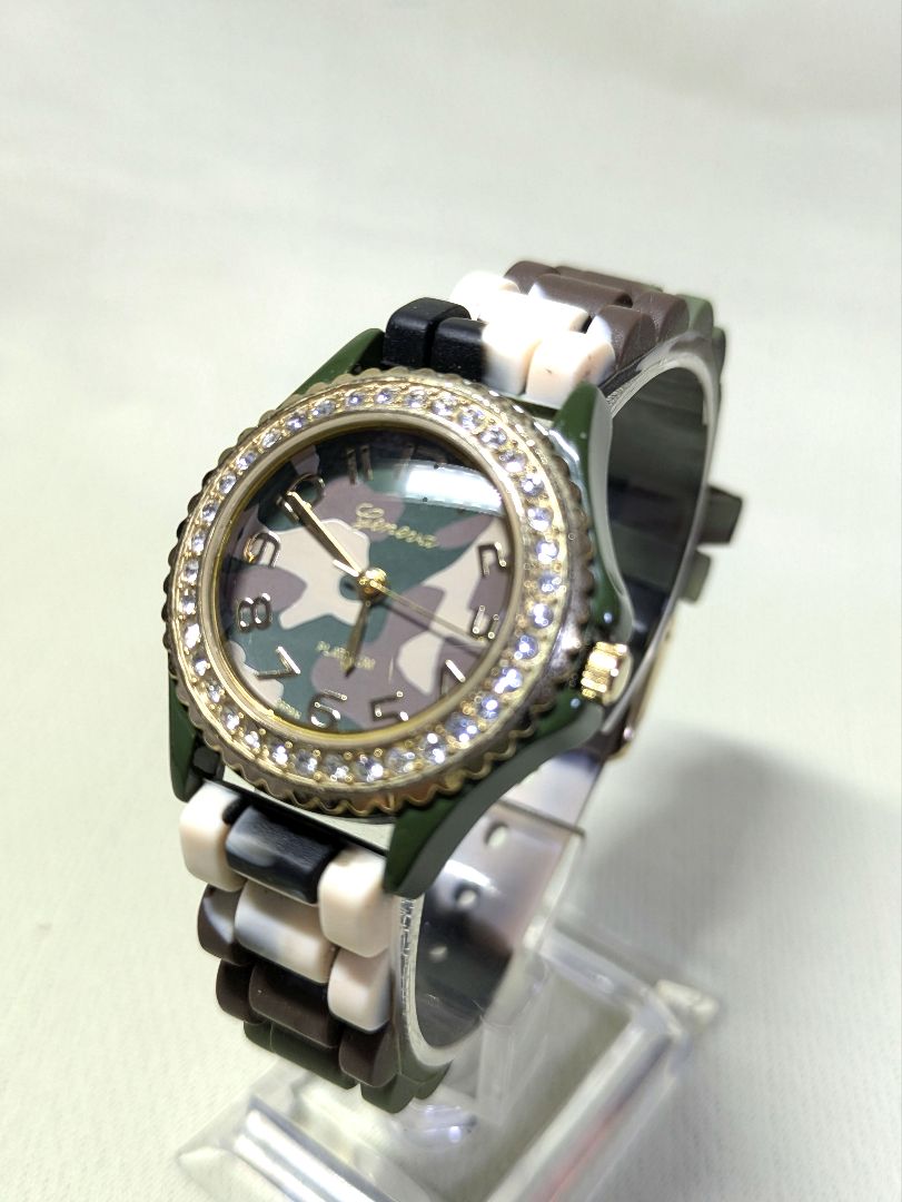 Geneva Platinum Analog Quartz Women ジュネーブプラチナ No 7805アーミーラインストーン稼働中