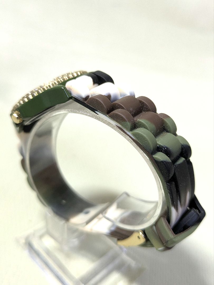 Geneva Platinum Analog Quartz Women ジュネーブプラチナ No 7805アーミーラインストーン稼働中