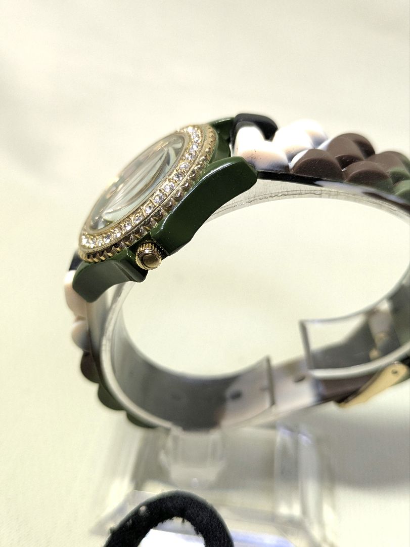 Geneva Platinum Analog Quartz Women ジュネーブプラチナ No 7805アーミーラインストーン稼働中