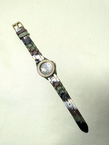 Geneva Platinum Analog Quartz Women ジュネーブプラチナ No 7805アーミーラインストーン稼働中