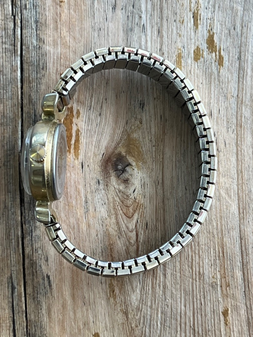 Finist Analog Mechanical (Manual) Women