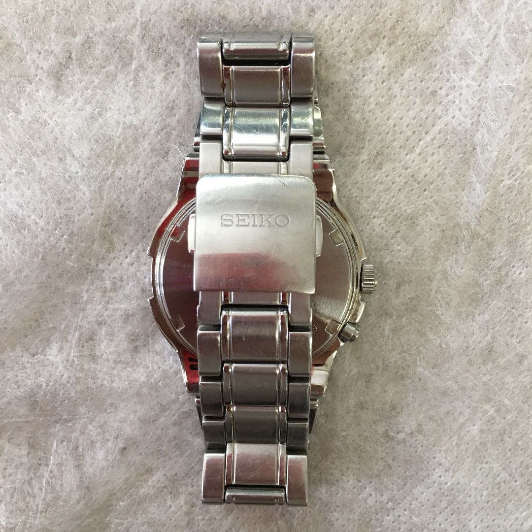Seiko 6A32-00V0 Analog Quartz Men