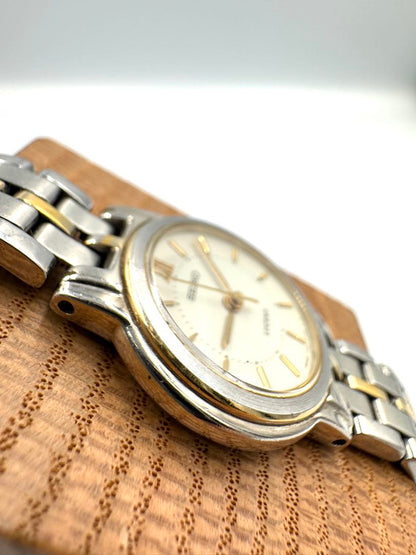 Seiko Lucent 1F21-0K70 Analog Quartz Women