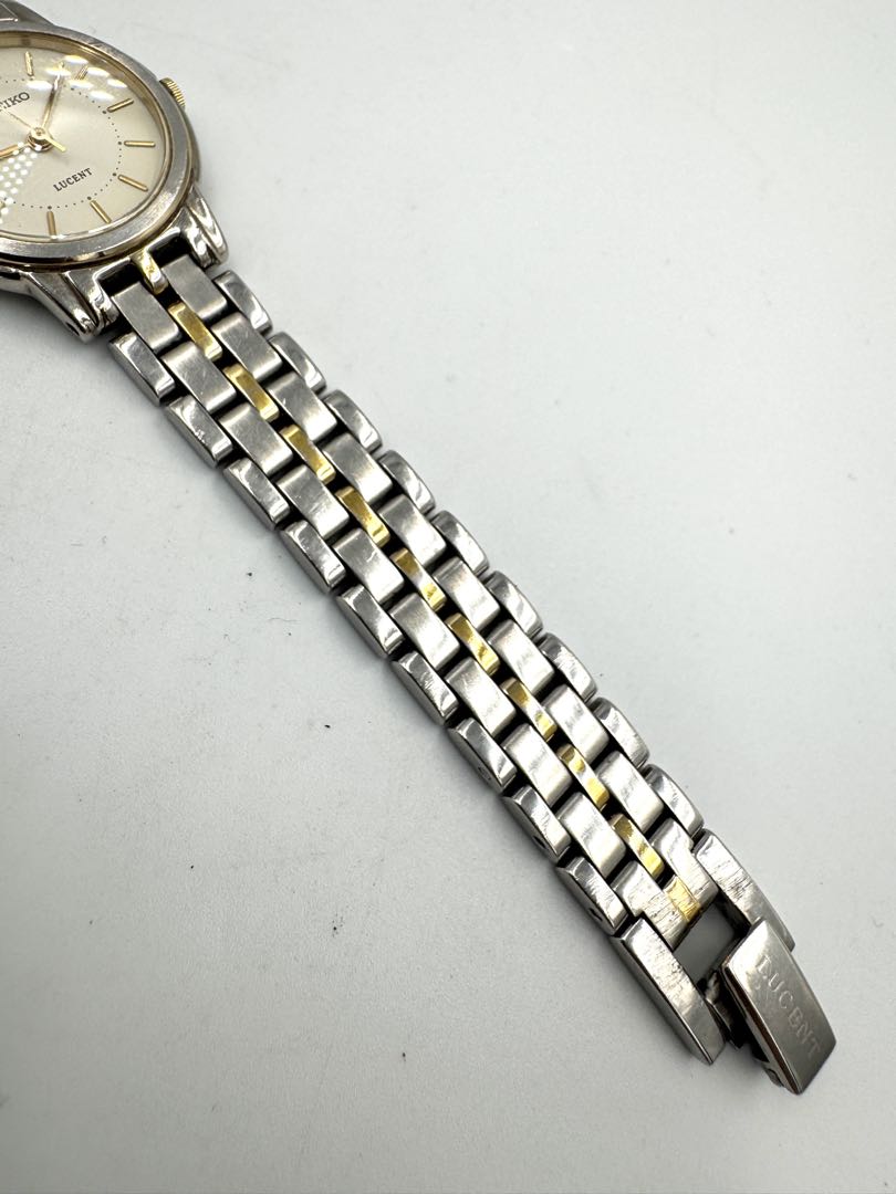 Seiko Lucent 1F21-0K70 Analog Quartz Women