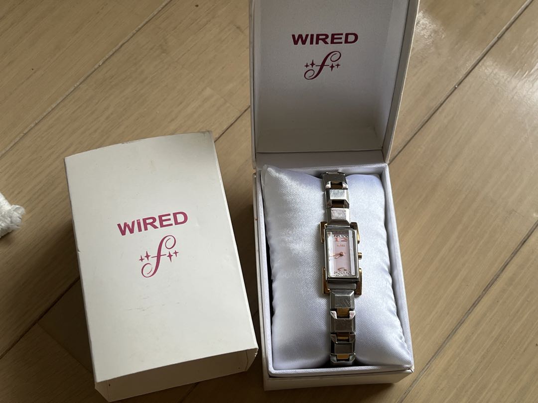 Wired wired 1N01-0JZ0 Analog Quartz Women