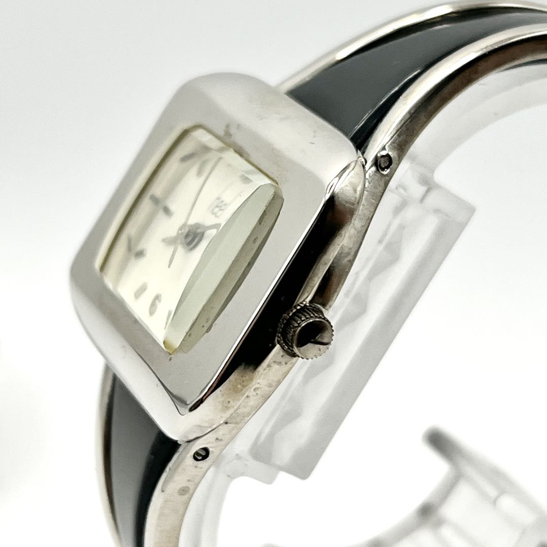 Heel Analog Quartz Women ヒール Watch スクエア ブレスレット レア [For Parts / Junk]