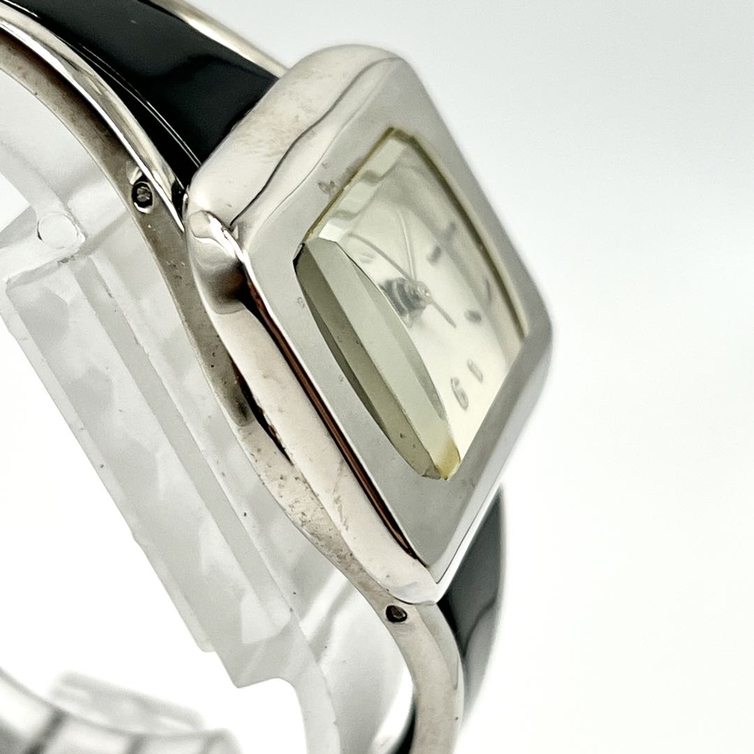 Heel Analog Quartz Women ヒール Watch スクエア ブレスレット レア [For Parts / Junk]