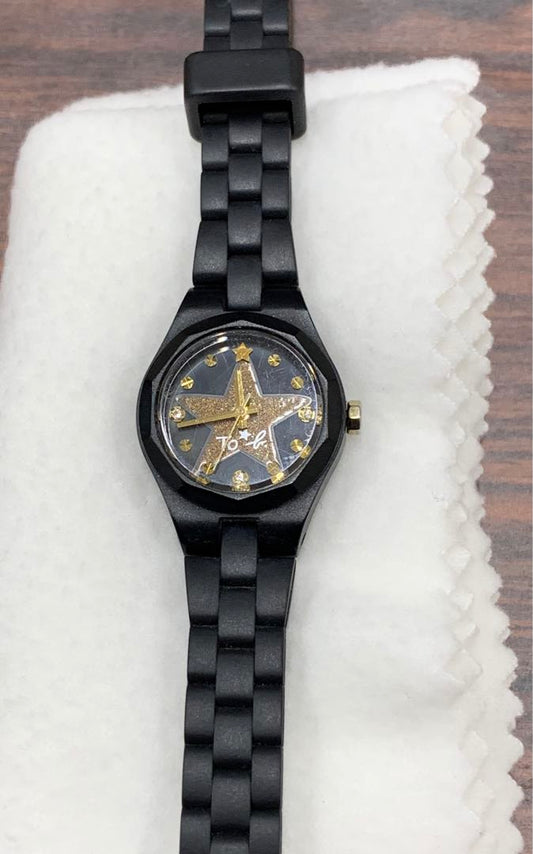 Agnes B. 1N01-0PP0 Analog Quartz Women