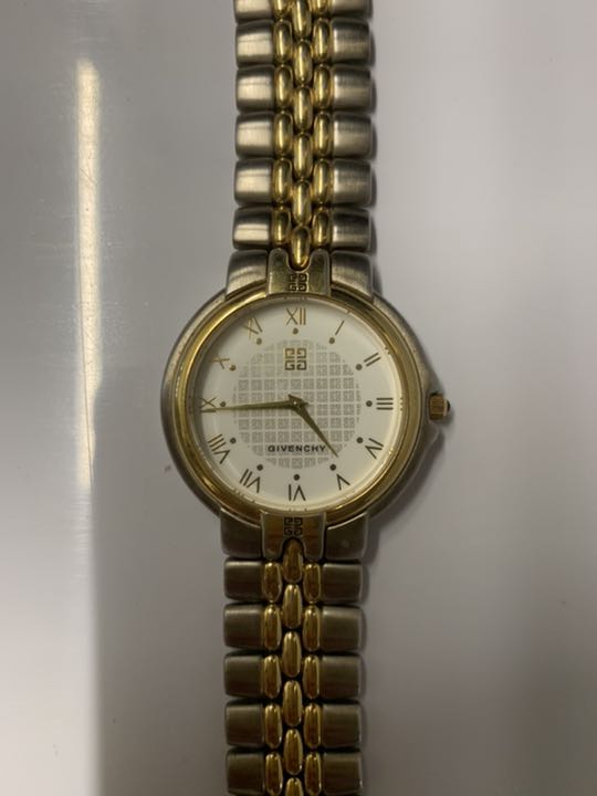 Givenchy Analog Quartz Men