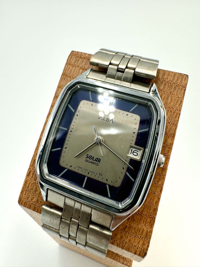 Seiko Alba V102-5010 Analog Quartz Men Solar