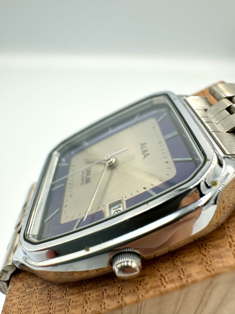 Seiko Alba V102-5010 Analog Quartz Men Solar