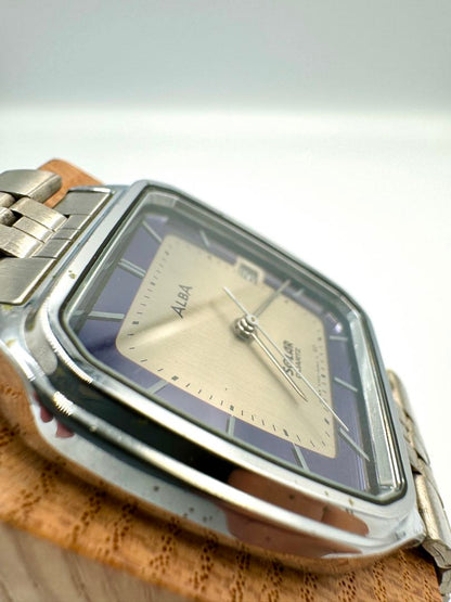 Seiko Alba V102-5010 Analog Quartz Men Solar