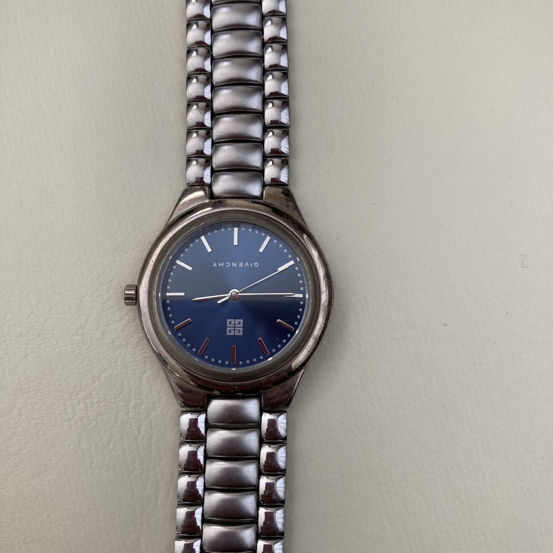 Givenchy Analog Quartz Women