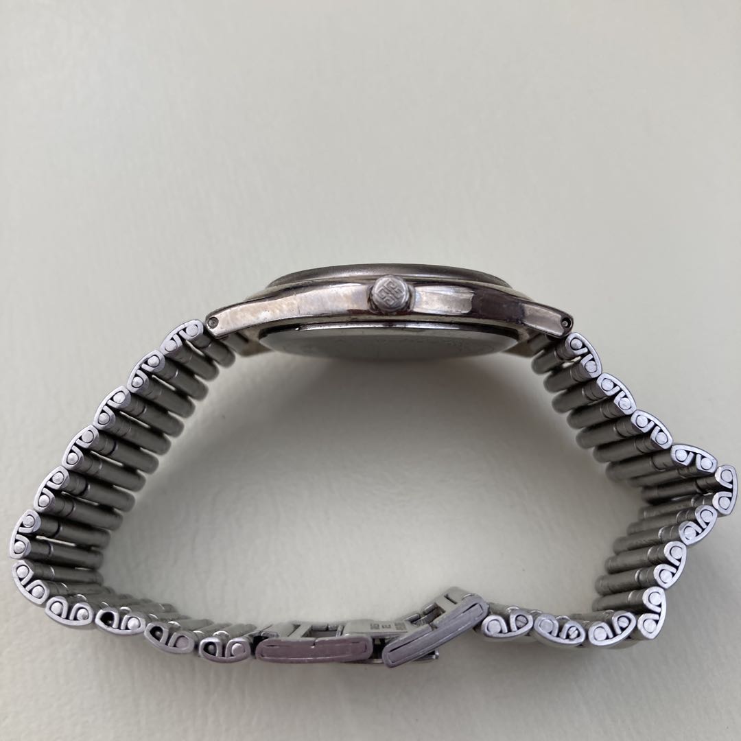 Givenchy Analog Quartz Women