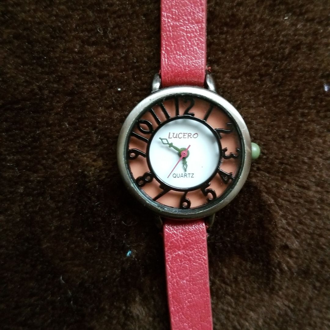 LUCERO Analog Quartz Women