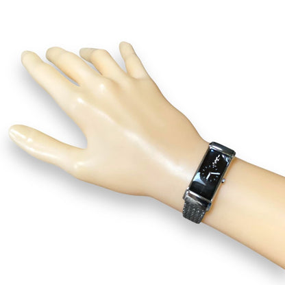 Ysl/yves Saint Laurent Analog Quartz Women Women Yves Saint Laurent Ysl Watch Rectangular Case Excellent Condition