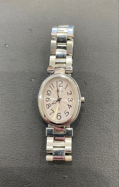 Seiko lk/lukia Analog Quartz Women