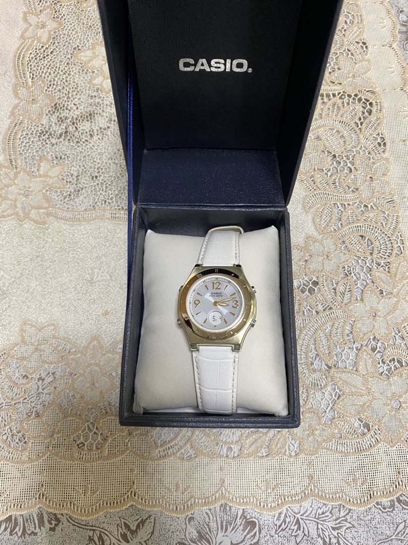 CASIO LWA-M146L-8AJF Digital-Analog Solar Women