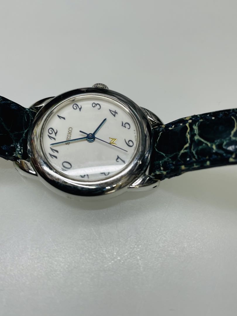 Seiko 1F21-0050 Analog Quartz Women Qz Pre-owned