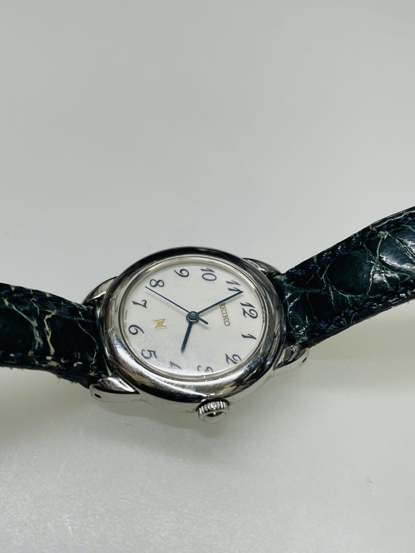 Seiko 1F21-0050 Analog Quartz Women Qz Pre-owned