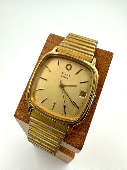 TIMEX Q Quartz Watch FOR PARTS