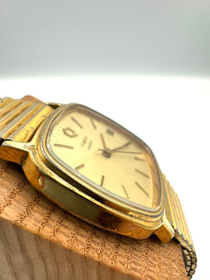 TIMEX Q Quartz Watch FOR PARTS