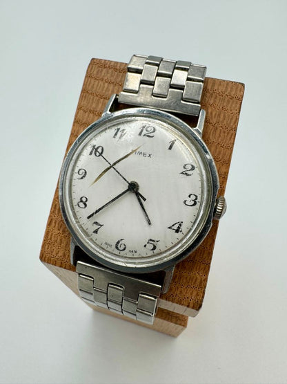 TIMEX Manual Winding Watch Cracked Case NOT WORKING FOR PARTS
