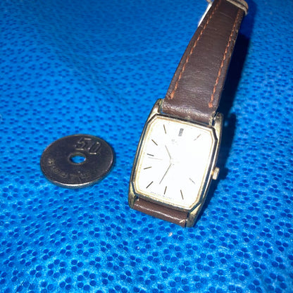 Seiko Analog Quartz Women Gold Square Running Thickness 3.5mm Women's Rare Item