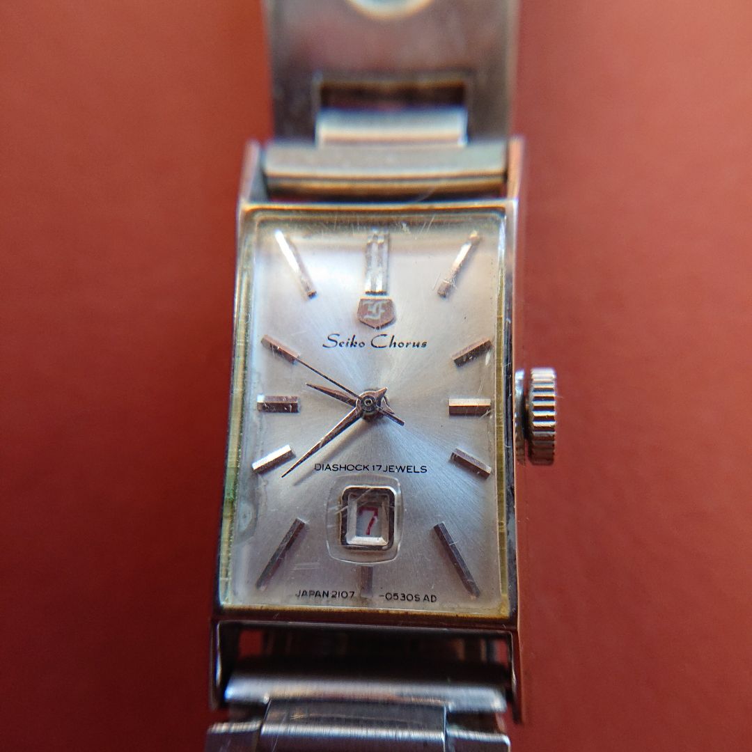 Seiko Diashock diashock 2107-3104 Analog Mechanical (Manual) Women