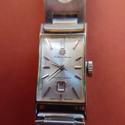 Seiko Diashock diashock 2107-3104 Analog Mechanical (Manual) Women