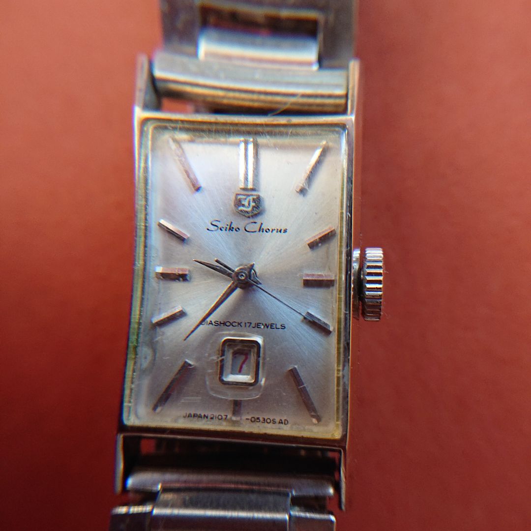 Seiko Diashock diashock 2107-3104 Analog Mechanical (Manual) Women