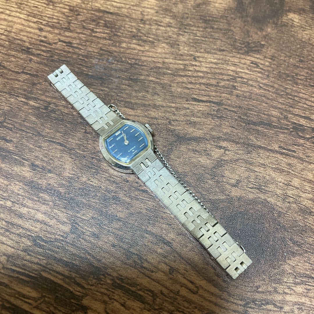 Seiko 10-2120 Analog Mechanical (Manual) Women