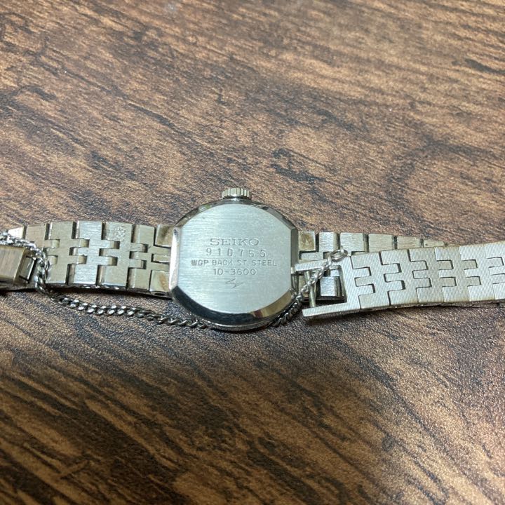 Seiko 10-2120 Analog Mechanical (Manual) Women