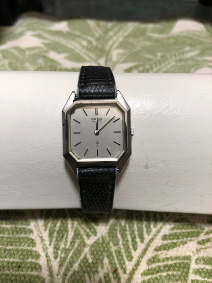 Seiko 4301-5020 Analog Quartz Women