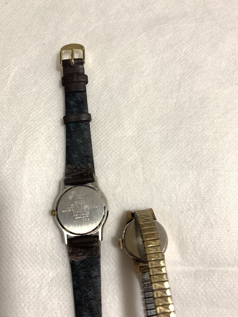 Seiko 2P21-0060 Analog Mechanical (Manual) Women