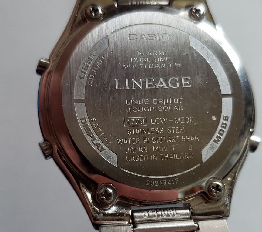 Casio Lineage LCW-M200G Digital-Analog Quartz Men