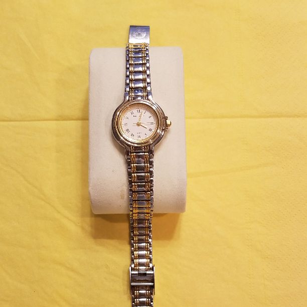 Louis Fellow Analog Quartz Women