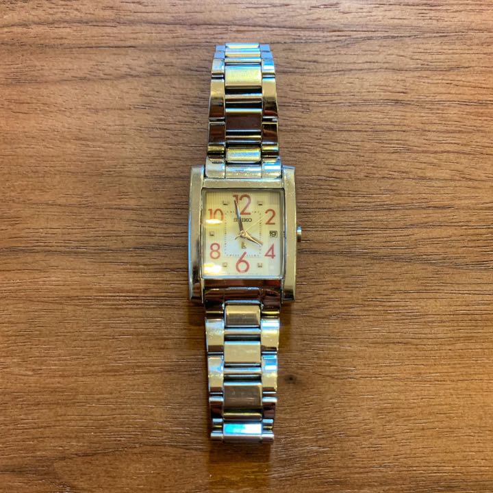 Seiko lk/lukia Analog Quartz Women
