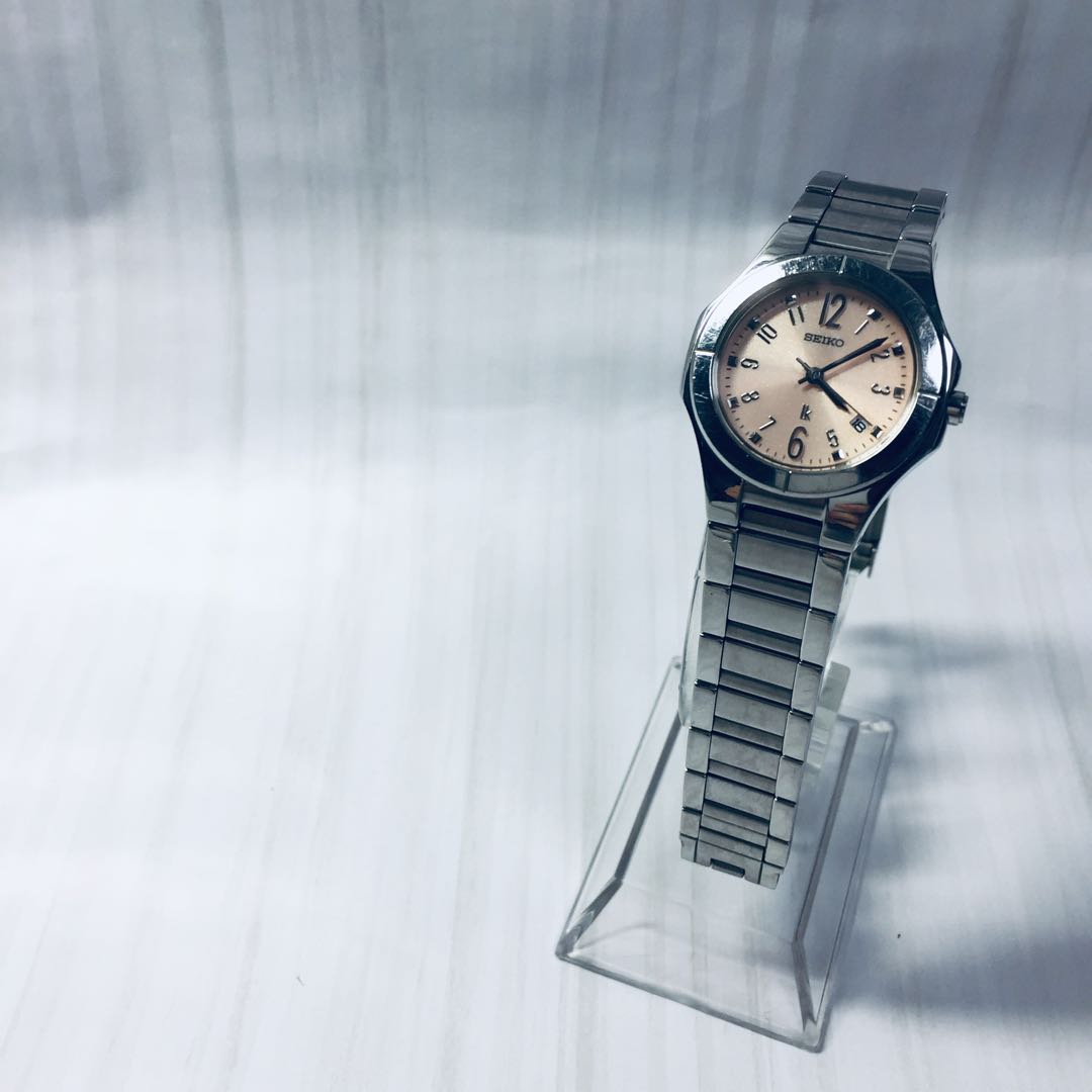 Seiko lk/lukia Analog Quartz Women