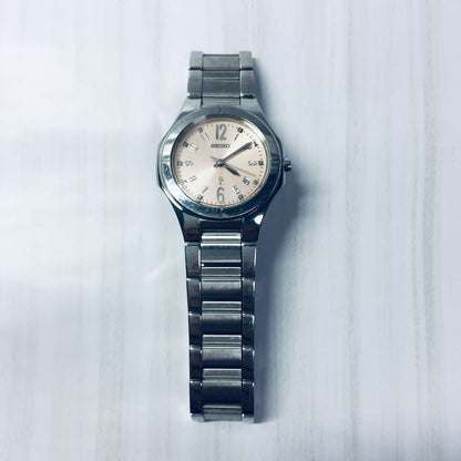 Seiko lk/lukia Analog Quartz Women