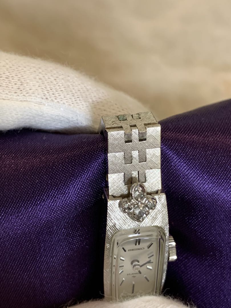 Seiko Analog Mechanical (Manual) Women