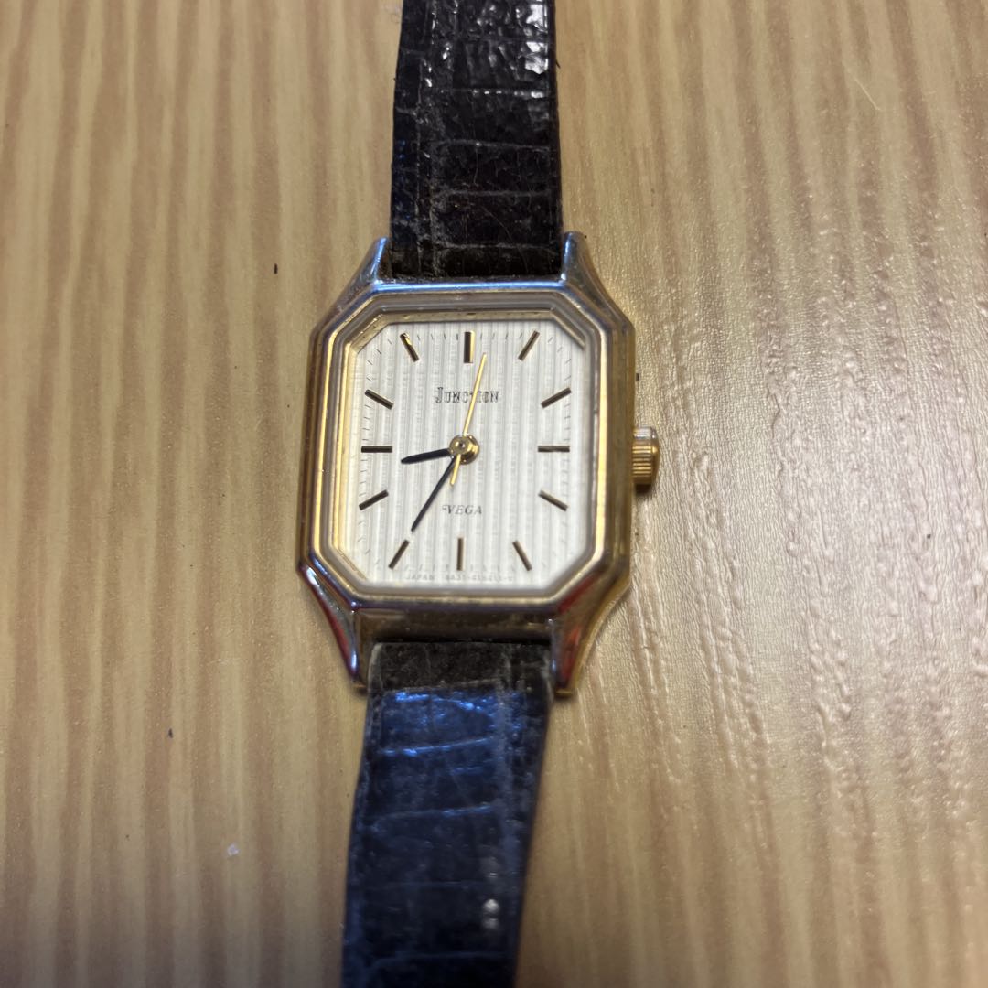 Citizen VEGA 407610 Analog Quartz Unisex Adults Wristwatch Rectangular Gold-Tone Vintage