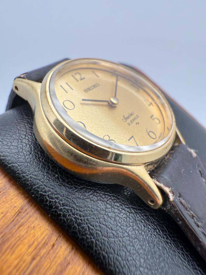 Seiko Socie 11-389005 Analog Mechanical (Manual) Women Ladies Wristwatch Manual 25Mm Gold Dial Vintage