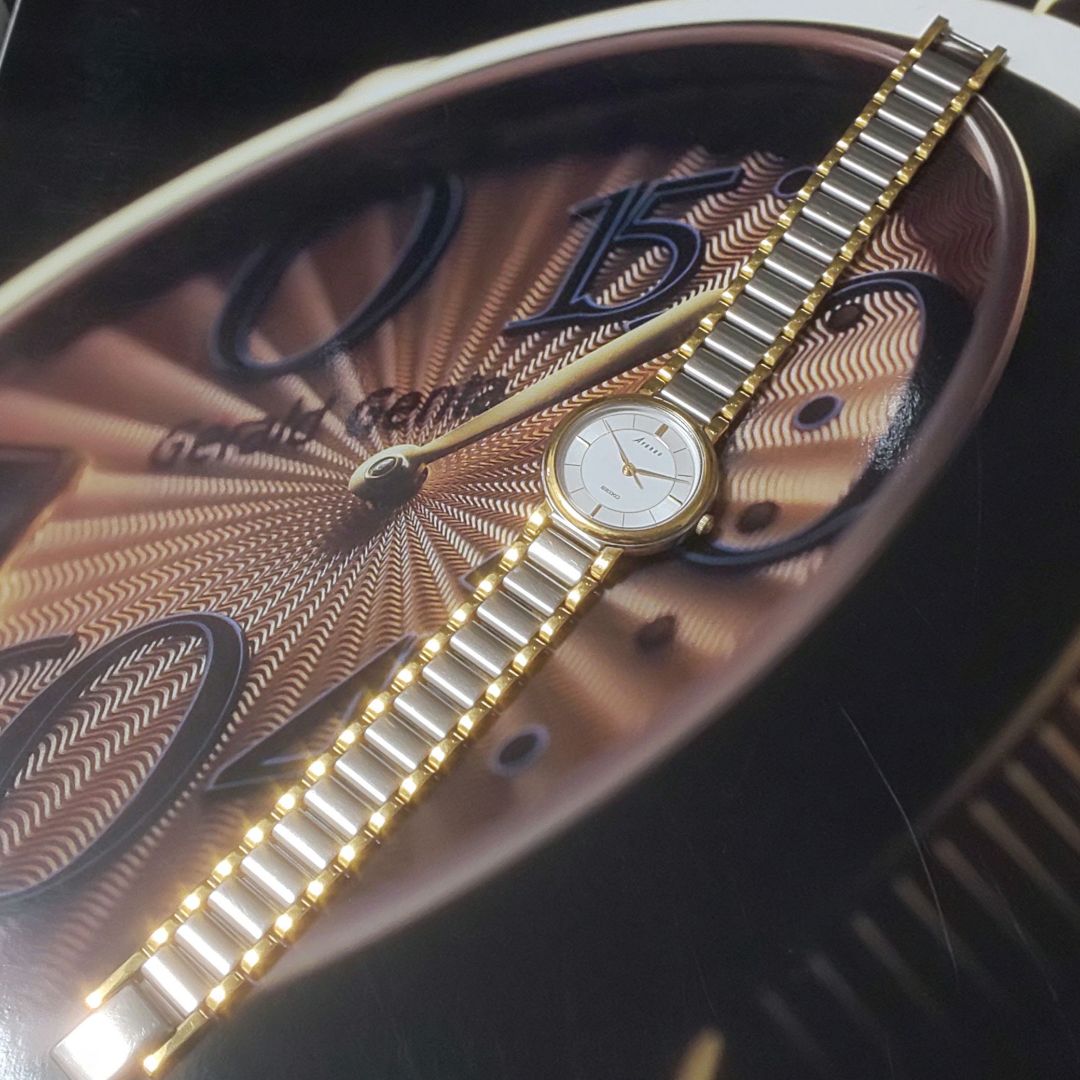 Seiko Avenue Analog Quartz Women